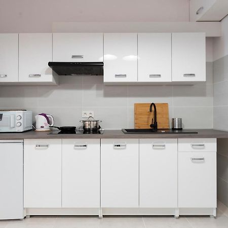 Luxury In City -3- Studio Bright & Secure Free Parking Lodz  Exterior photo